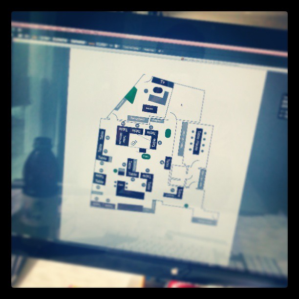 Réorganisation des bureaux en cours,... Oui oui j'ai ajouté un baby-foot