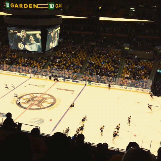 Let's go Bruins ! #boston #BearEatFish #sharks 2 - 1 #showtime